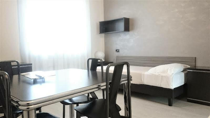 Residence Hotel Torino Uno Bagian luar foto